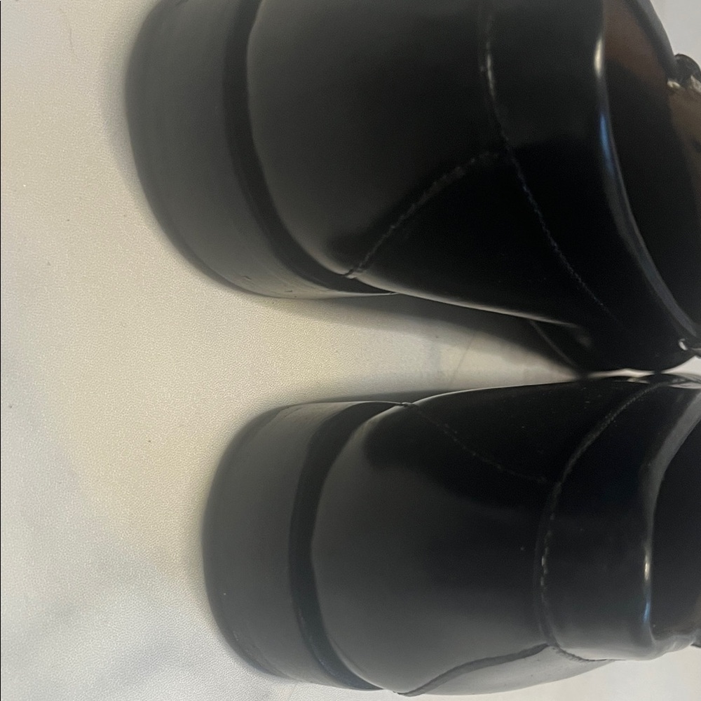 Wee Uns Black and White Women's Loafers - Picture 3 of 4